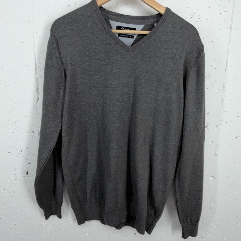 Body Spinner Men’s Size Medium Regular Fit V Neck Charcoal Gray Sweater